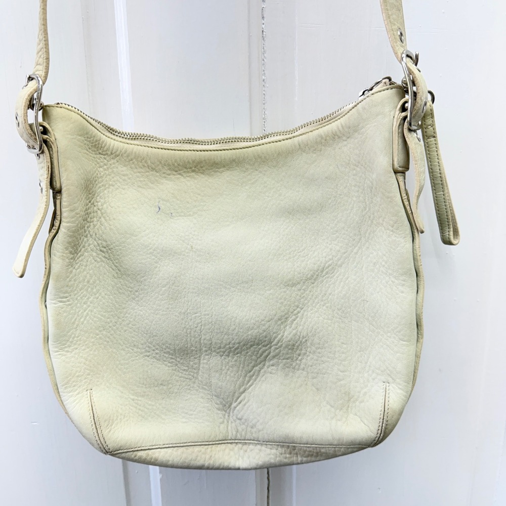 Vintage Coach Off White Pebbled Leather Slim Duffle Hobo Bag Purse 9350 - Picture 4 of 12